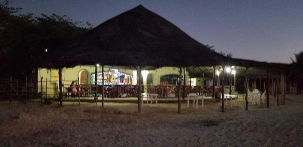 Pic-Nic Beach Corn Island Hotel Exterior photo