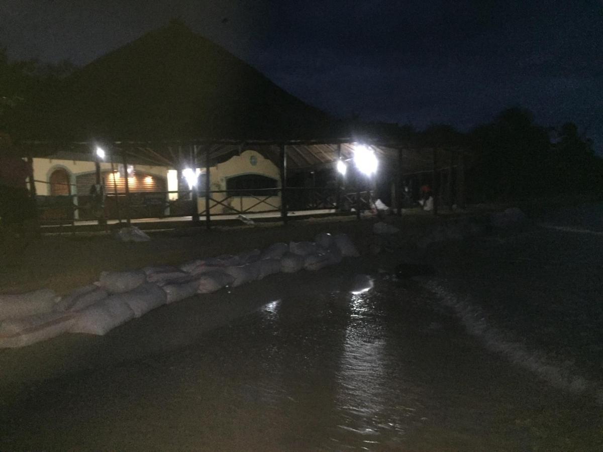 Pic-Nic Beach Corn Island Hotel Exterior photo